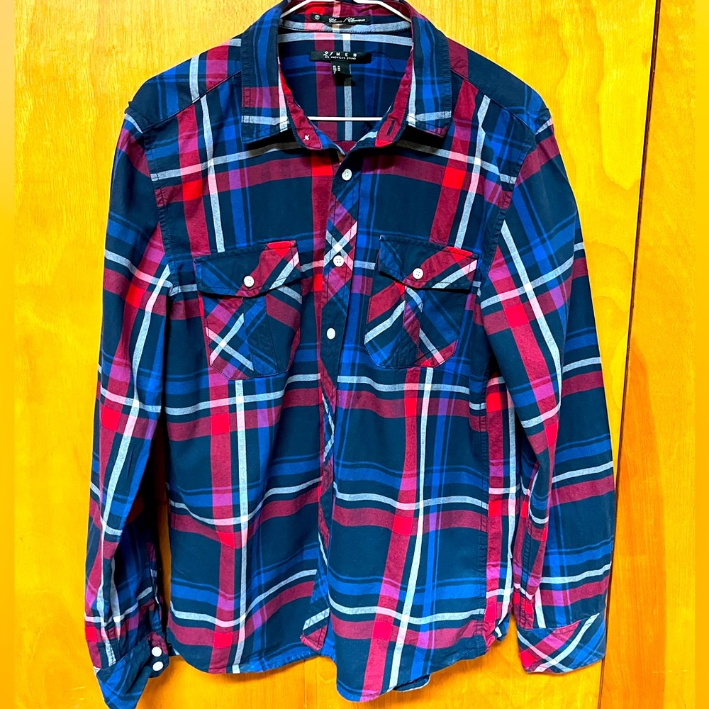 21 Men Plaid, long sleeve flannel shirt in multicolor pattern. Medium. Mens